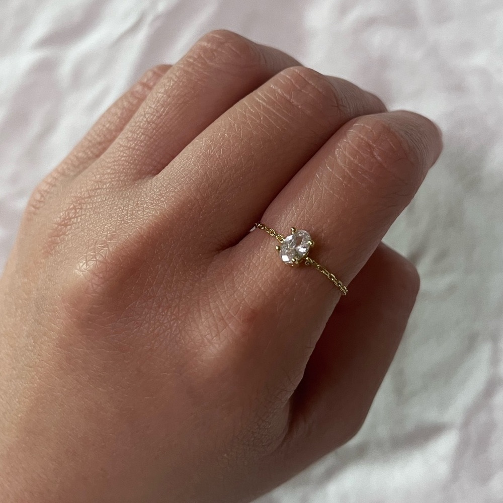 Dainty adjustable chain ring with oval stone
